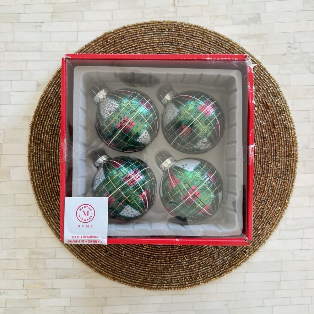 New Martha Stewart Home PLAID Glass‎ Christmas Ornament Balls Set Of 4 Green - Picture 2 of 8